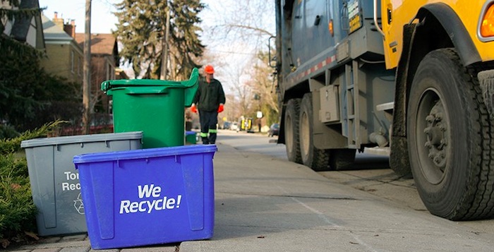 what can go in the curbside recycling bin