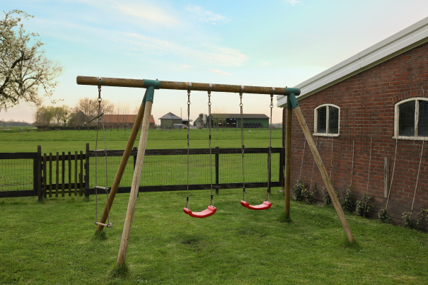 LoadUp offer expert professional swing set assembly services